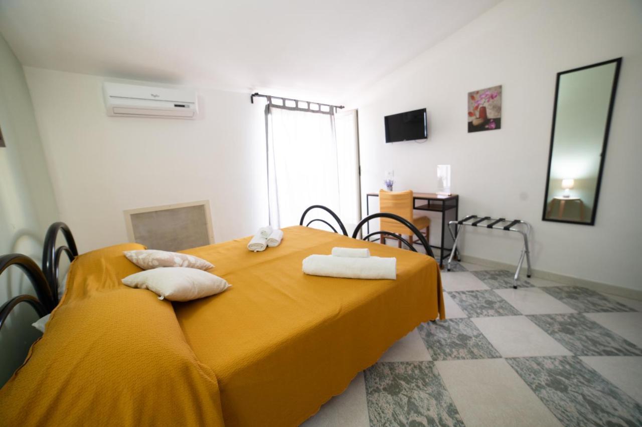 B&B Belvedere Ischitella Bagian luar foto