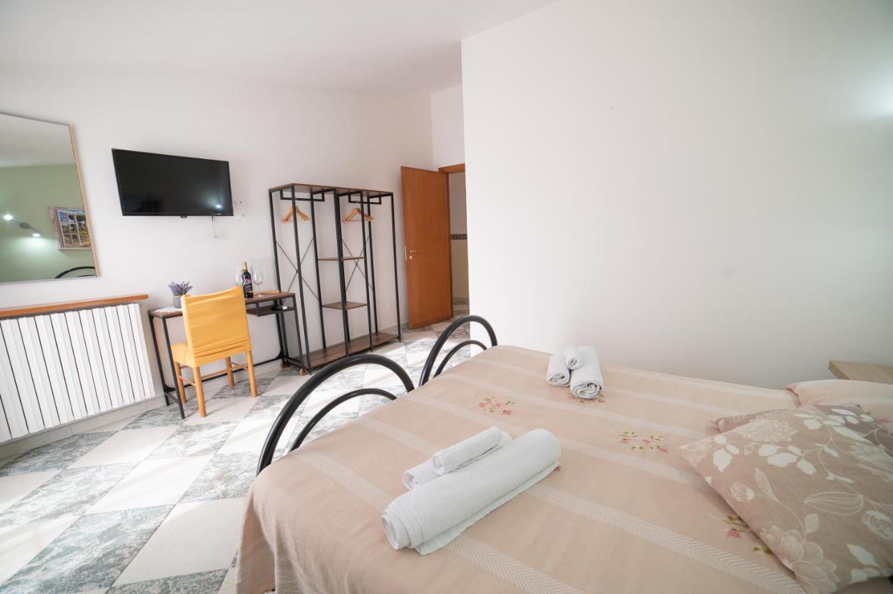 B&B Belvedere Ischitella Bagian luar foto
